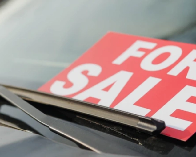 Carro-con-letrero-for-sale