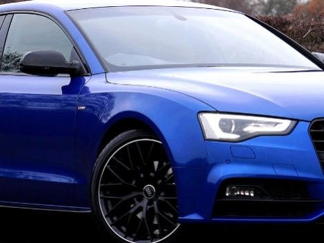 caarro-sedan-azul
